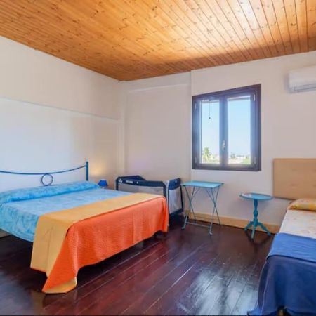 Villa Con Piscina Al Mare Онина Екстериор снимка