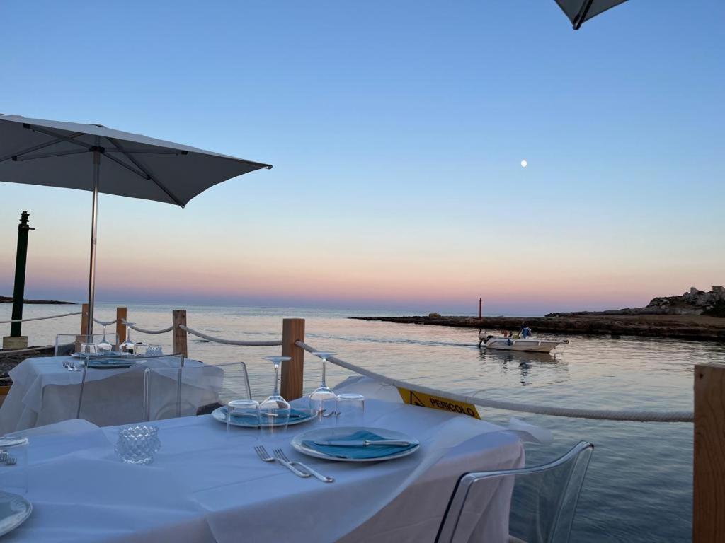 Villa Con Piscina Al Mare Онина Екстериор снимка
