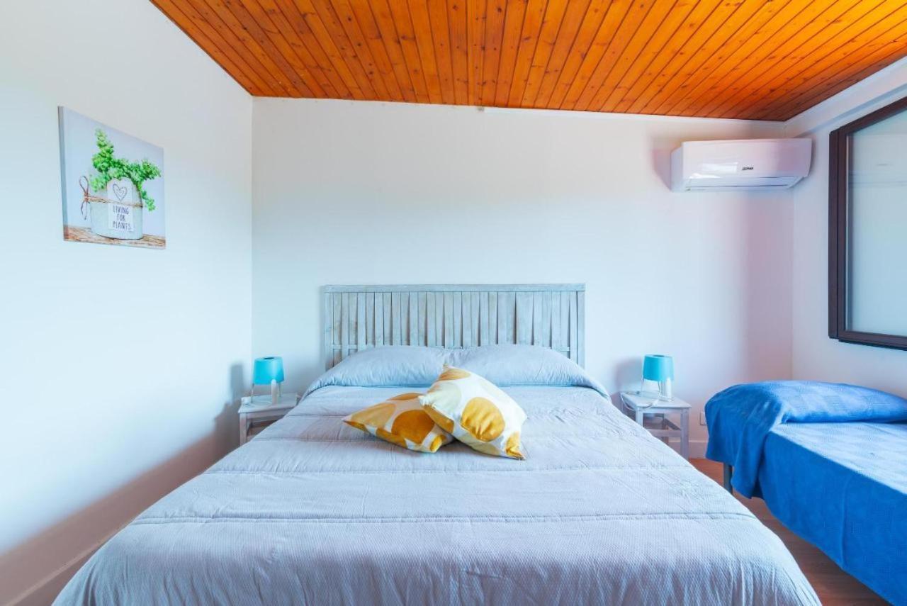 Villa Con Piscina Al Mare Онина Екстериор снимка