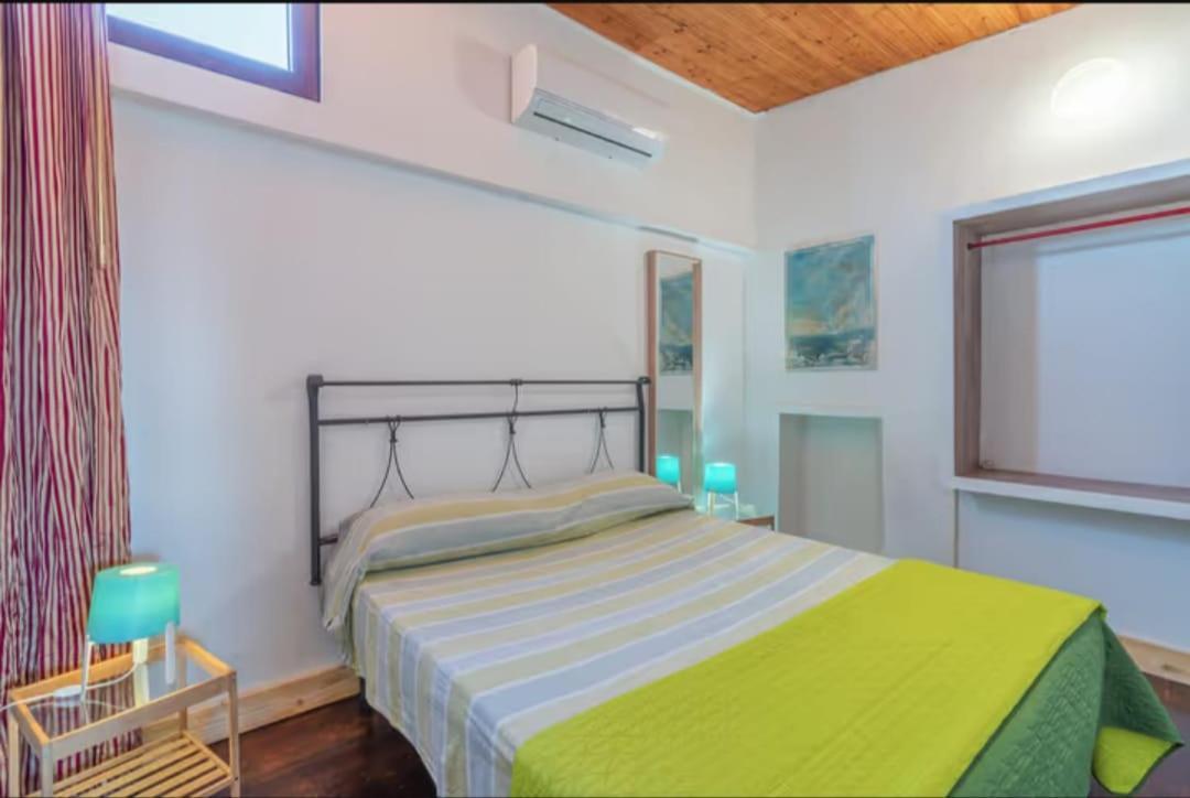 Villa Con Piscina Al Mare Онина Екстериор снимка