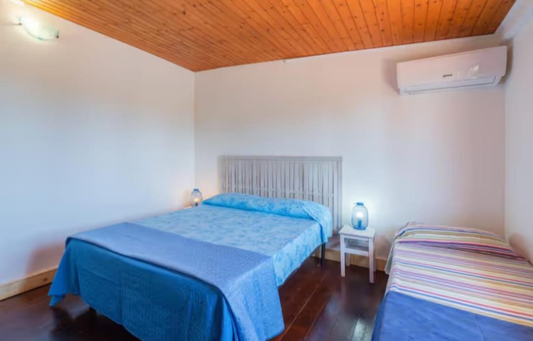 Villa Con Piscina Al Mare Онина Екстериор снимка