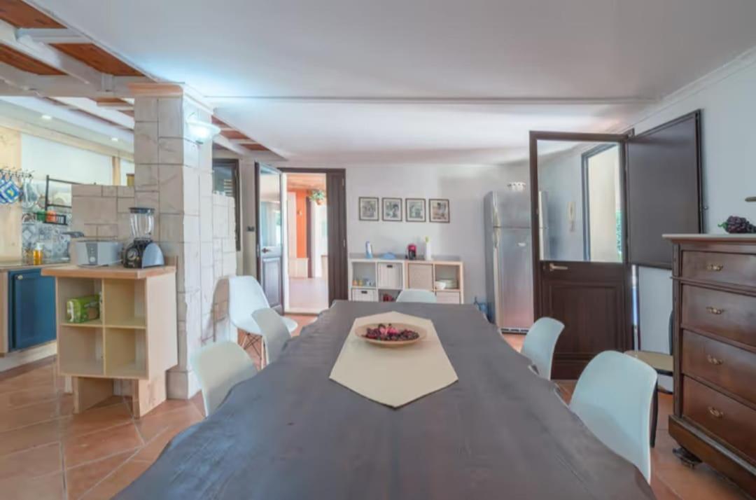 Villa Con Piscina Al Mare Онина Екстериор снимка